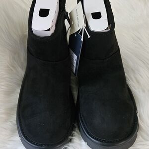 Universal Thread Black Ankle Booties